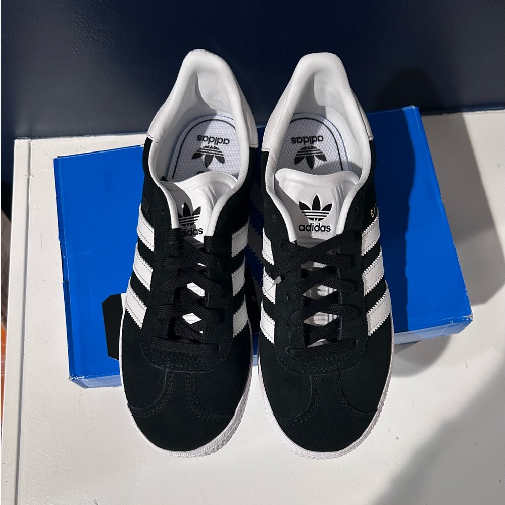 Adidas Kids unisex Gazelle C Black and White Sneakers - Picture 5 of 7